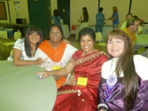 INDIA, CANADA, ECUADOR, COMPARTIENDO