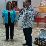 Apóstol Hugo Oberti presentando a nuestra hermana Adriana Carrera